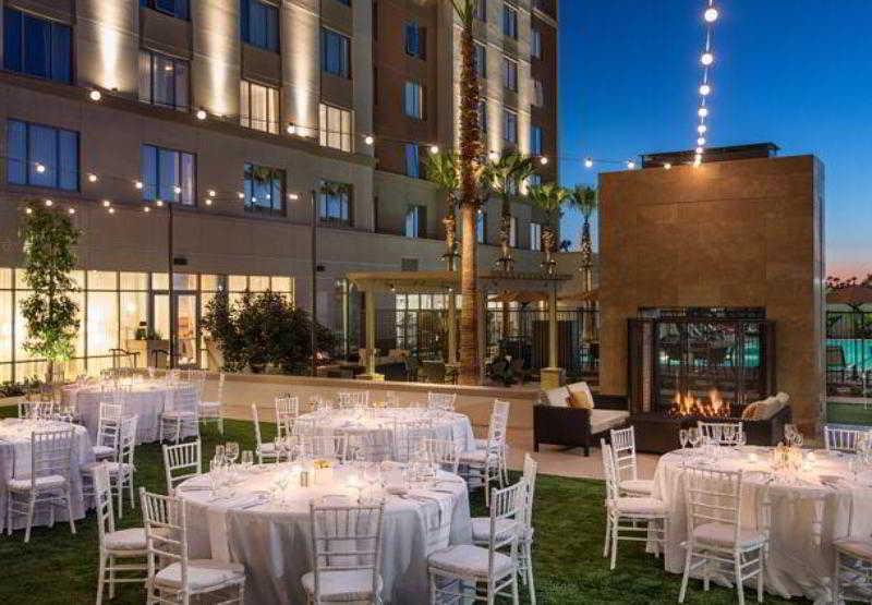 Courtyard By Marriott Irvine Spectrum Exterior foto