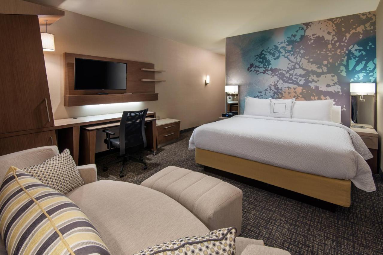 Courtyard By Marriott Irvine Spectrum Exterior foto