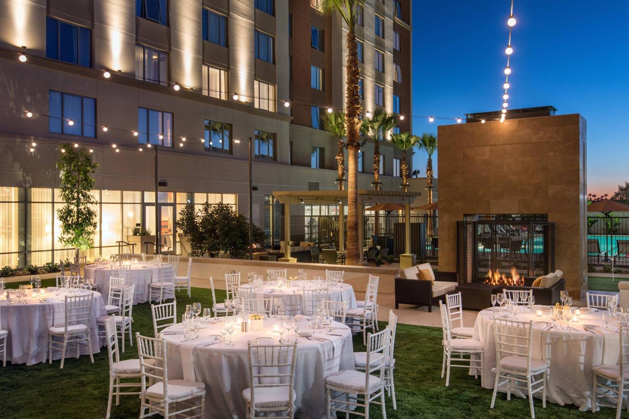 Courtyard By Marriott Irvine Spectrum Exterior foto