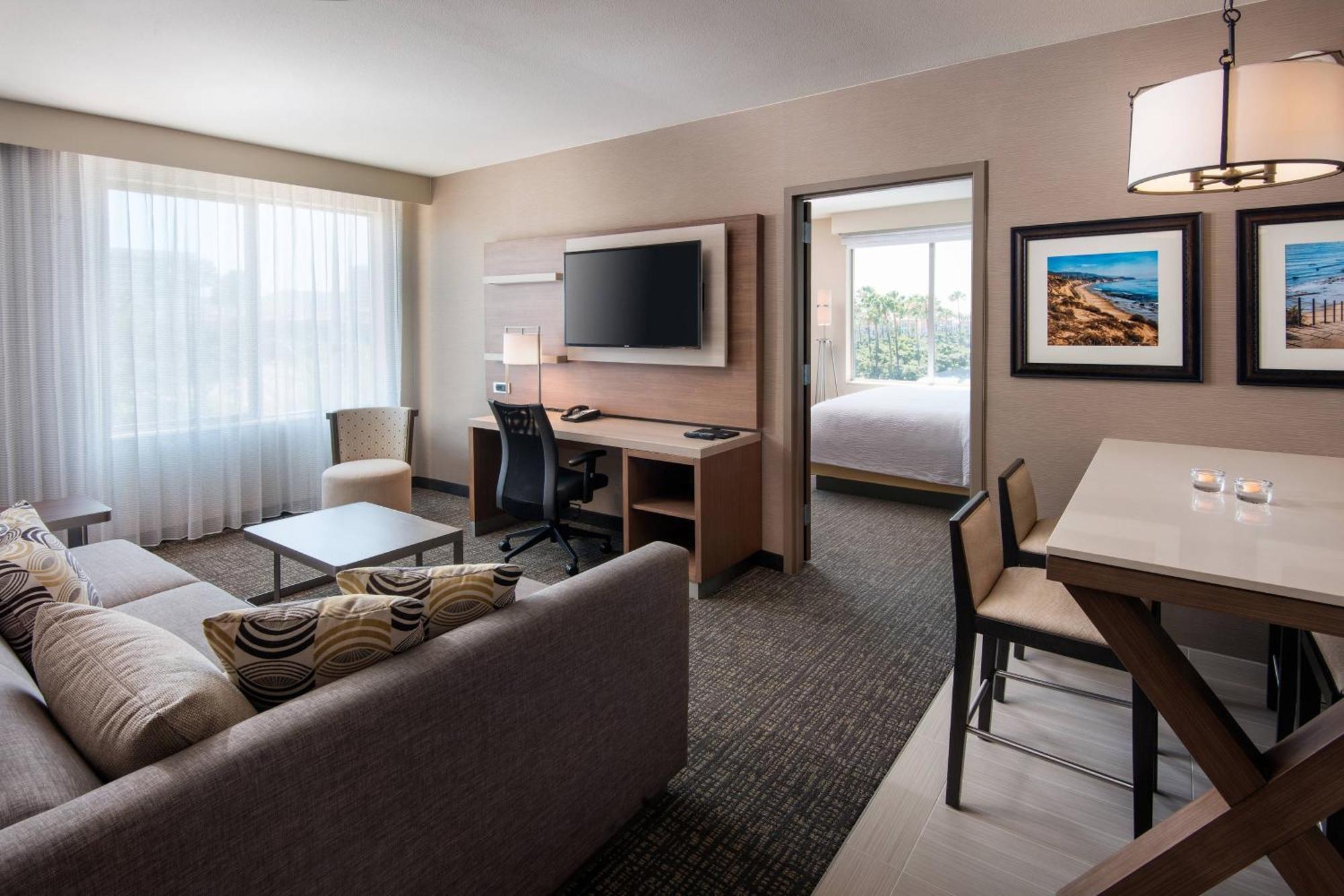 Courtyard By Marriott Irvine Spectrum Exterior foto